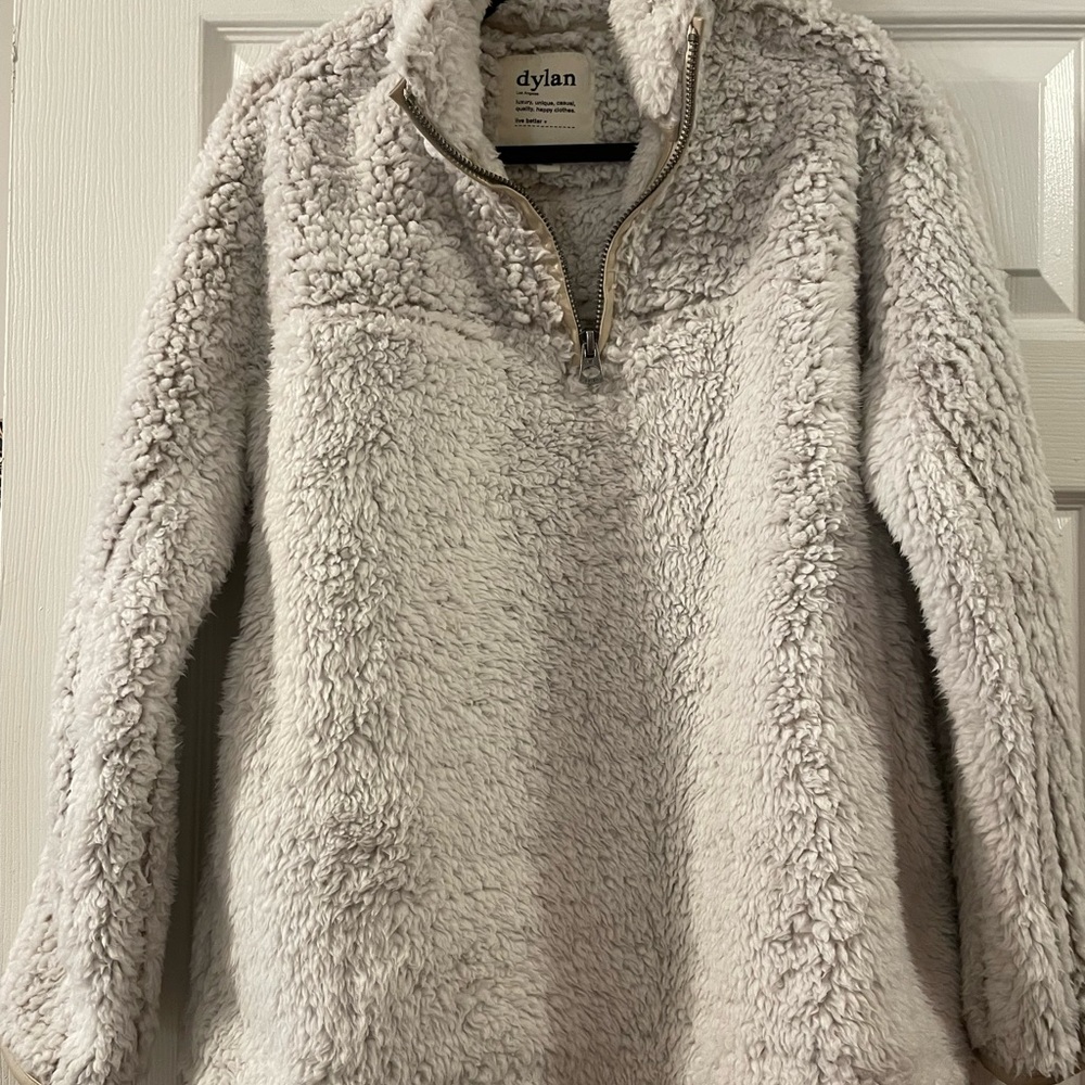 Dylan Fleece pullover sweater 100% Polyester Side pockets - NEW NEVER WORN